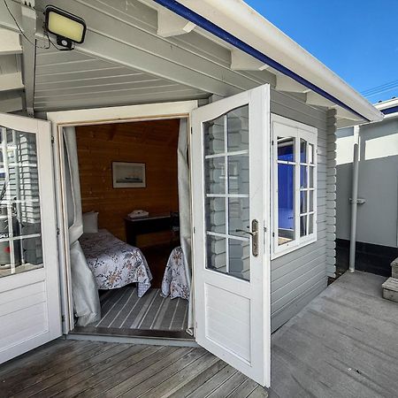 Large Riverfront Home With Spa And Stage Te Kopuru Exterior photo