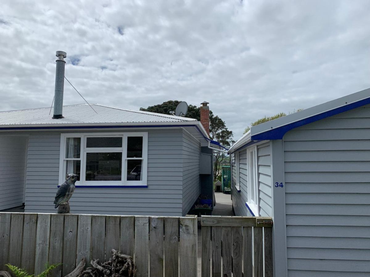 Large Riverfront Home With Spa And Stage Te Kopuru Exterior photo