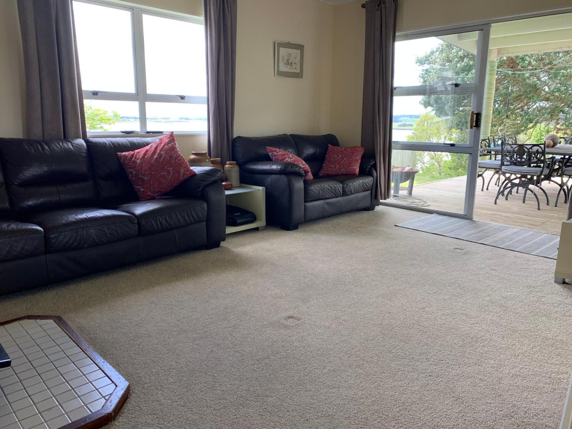 Large Riverfront Home With Spa And Stage Te Kopuru Exterior photo